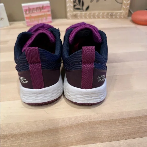 New Balance Women's Purple Fresh Foam Arishi Athletic Shoes - Picture 9 of 11